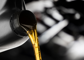 Troca de óleo: quando fazer e o que considerar?