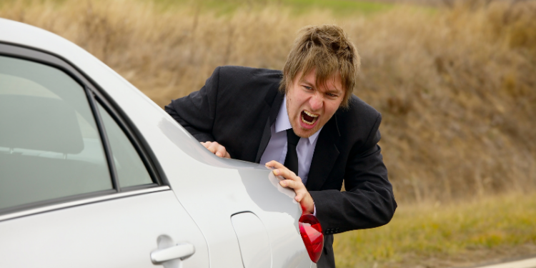 Como dar tranco no carro: Riscos e cuidados