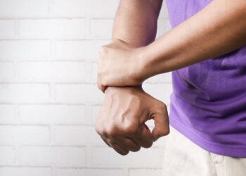 Dor no braço direito