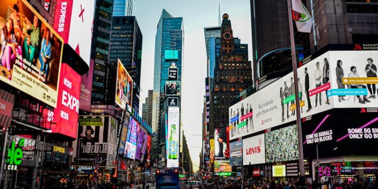 Anúncio Luminoso e Seguros: Conexão Necessária